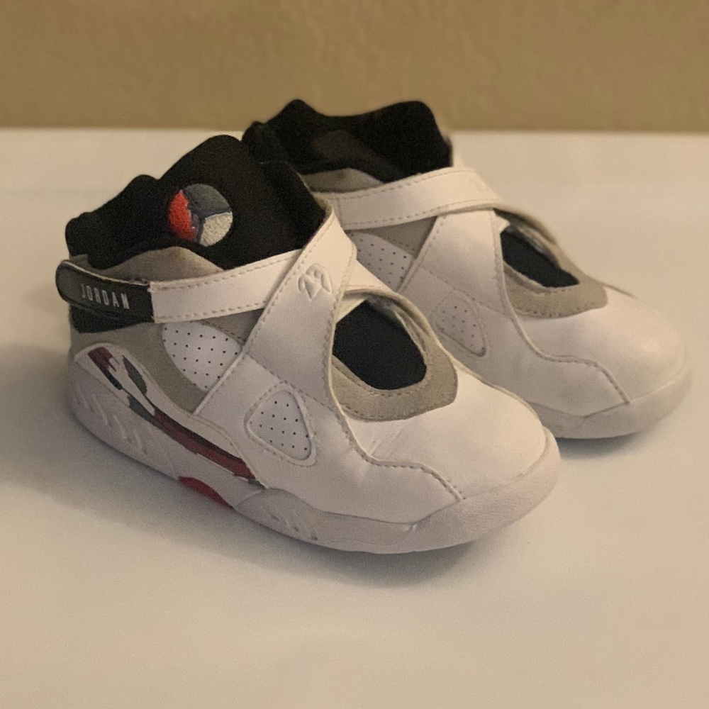 Jordan retro 8 red white black gray size 9c used